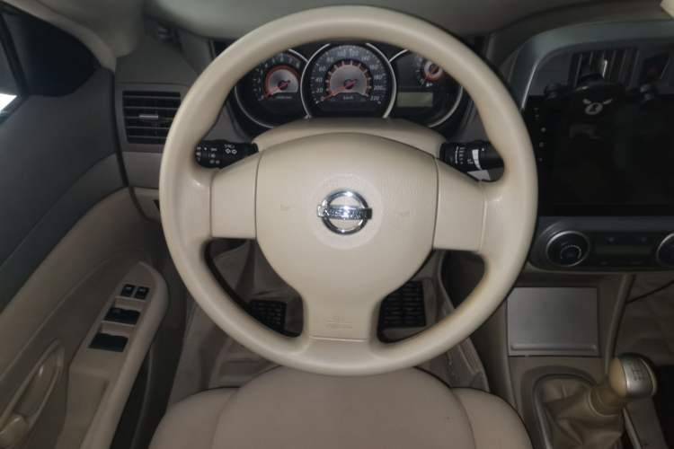 Used Nissan Sylphy 2012 Classic 1.6XE Manual Comfort Edition Steering Wheel