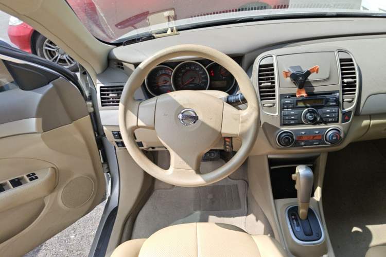 Used Nissan Sylphy 2012 Classic 1.6XE Automatic Comfort Edition Steering Wheel