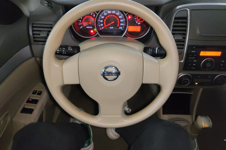 Used Nissan Sylphy 2012 Classic 1.6XE Manual Comfort Edition Steering Wheel