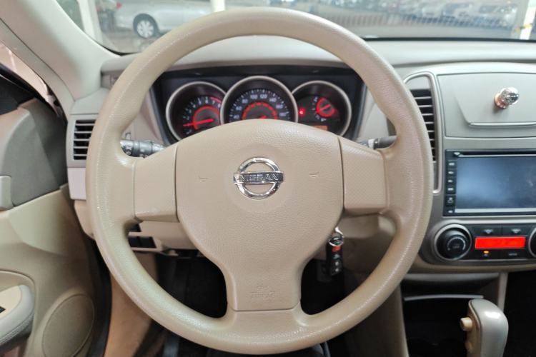 Used Nissan Sylphy 2012 Classic 1.6XE Automatic Comfort Edition Steering Wheel