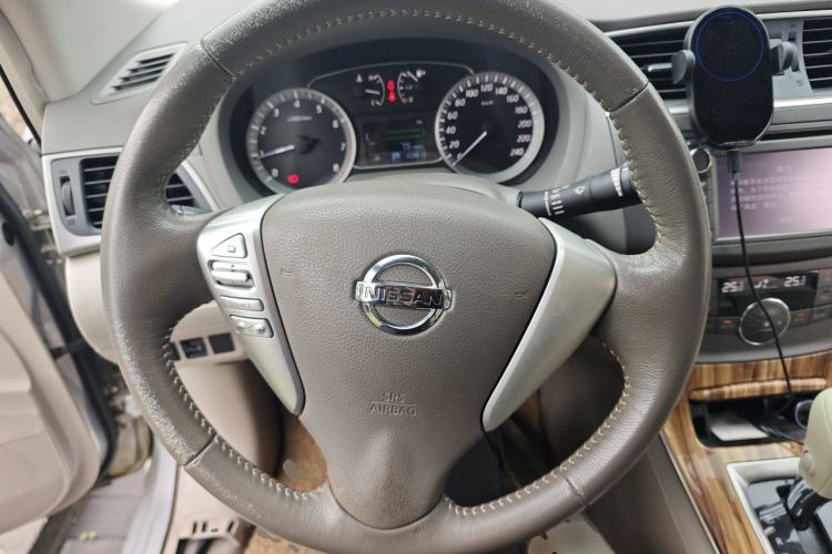 Used Nissan Sylphy 2012 1.8XL CVT Luxury Edition Steering Wheel