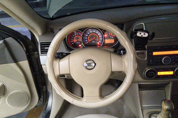 Used Nissan Sylphy 2012 Classic 1.6XE Manual Comfort Edition Steering Wheel