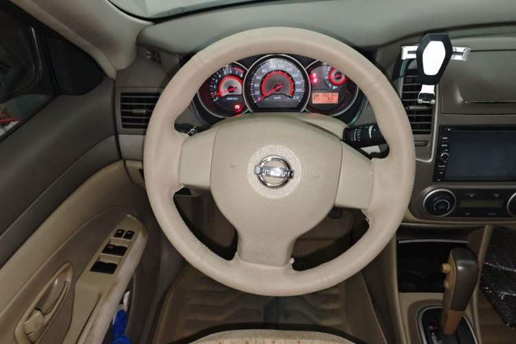 Used Nissan Sylphy 2012 Classic 1.6XE Automatic Comfort Edition Steering Wheel