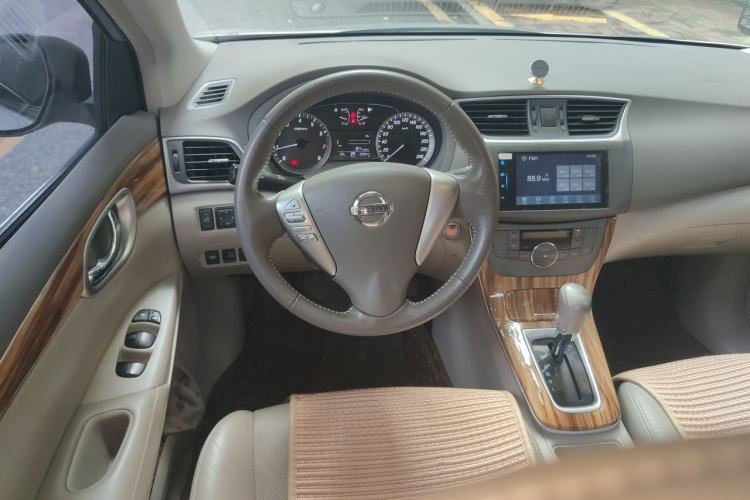Used Nissan Sylphy 2012 1.8XL CVT Luxury Edition Steering Wheel
