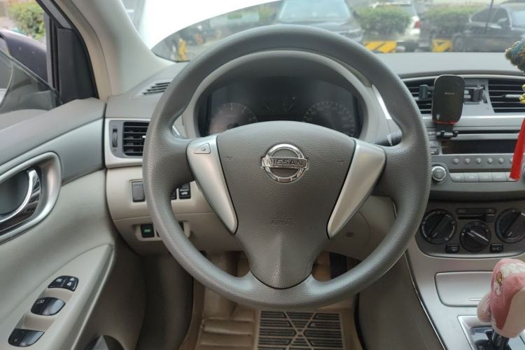 Used Nissan Sylphy 2012 1.6XE CVT Comfort Edition Steering Wheel