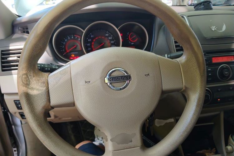 Used Nissan Sylphy 2012 Classic 1.6XE Automatic Comfort Edition Steering Wheel