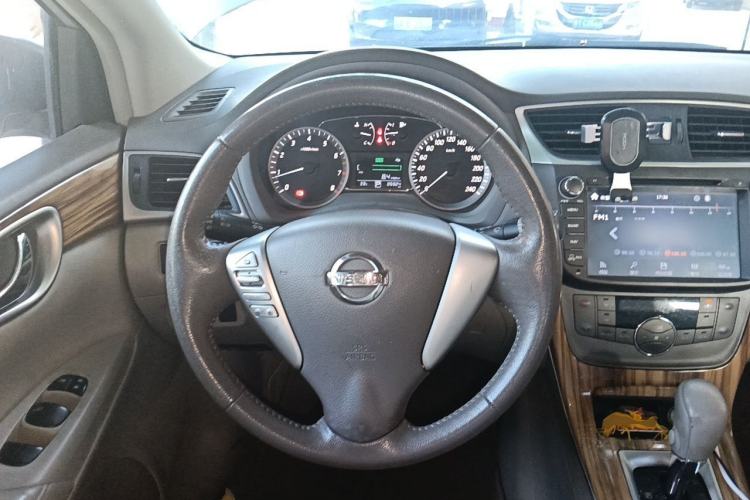 Used Nissan Sylphy 2012 1.8XL CVT Luxury Edition Steering Wheel