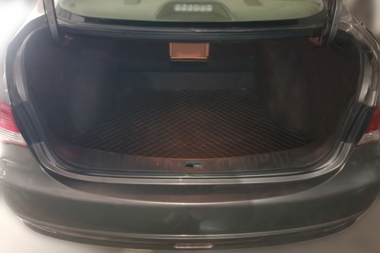 Used Nissan Sylphy 2012 Classic 1.6XE Manual Comfort Edition Trunk