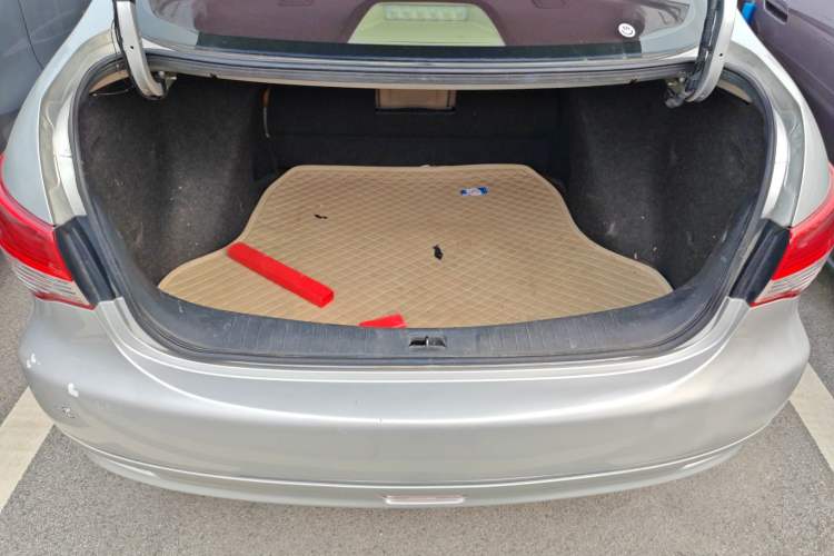 Used Nissan Sylphy 2012 Classic 1.6XE Automatic Comfort Edition Trunk