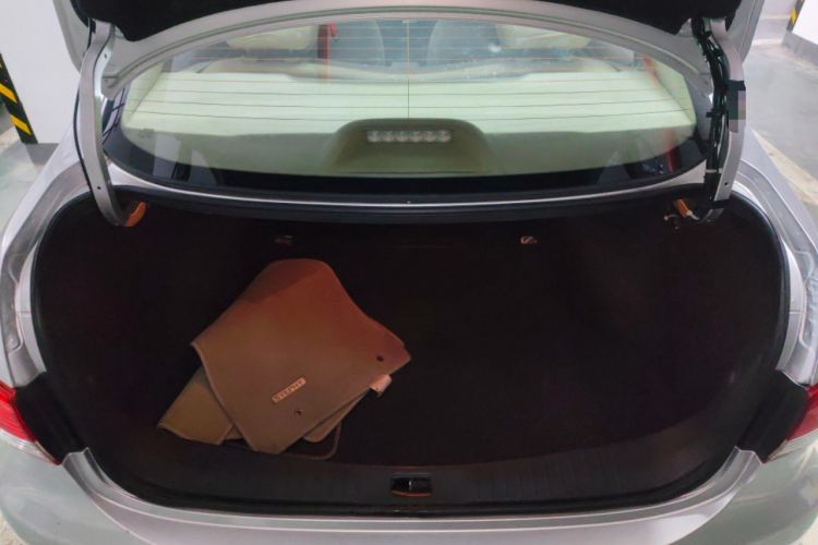 Used Nissan Sylphy 2012 Classic 1.6XE Manual Comfort Edition Trunk