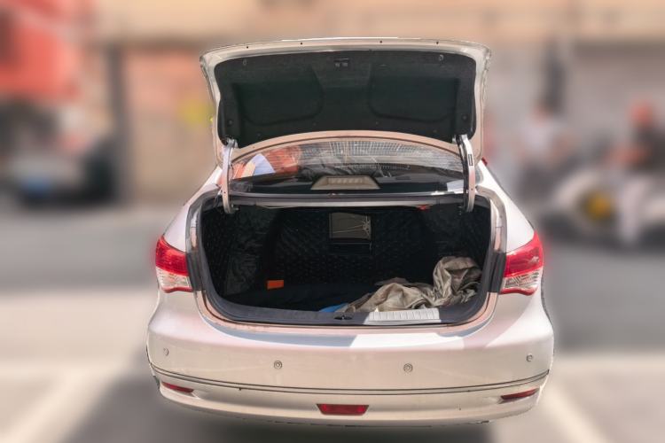 Used Nissan Sylphy 2012 Classic 1.6XE Automatic Comfort Edition Trunk