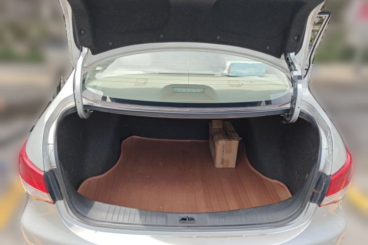 Used Nissan Sylphy 2012 Classic 1.6XE Manual Comfort Edition Trunk