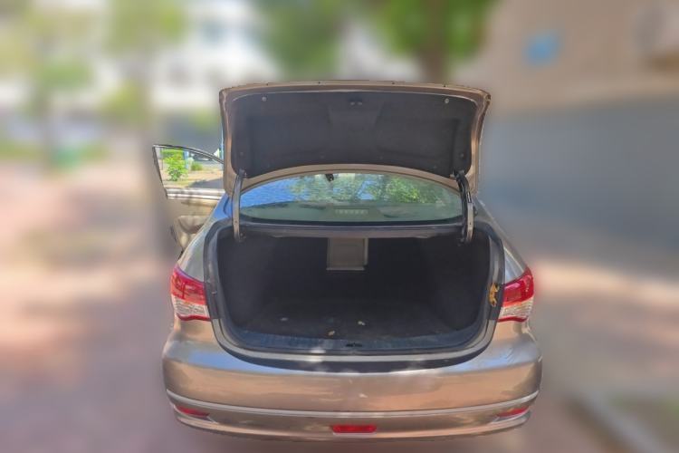 Used Nissan Sylphy 2012 Classic 1.6XE Manual Comfort Edition Trunk