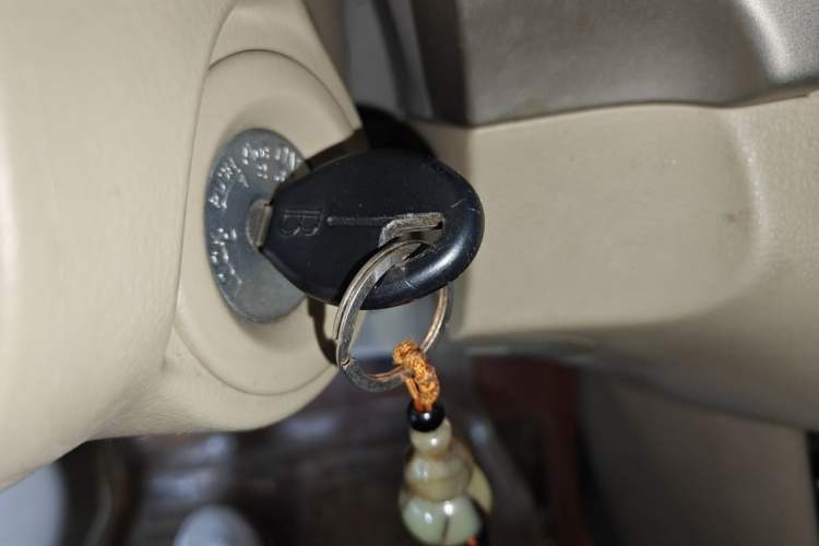 Used Nissan Sylphy 2012 Classic 1.6XE Manual Comfort Edition Vehicle Key