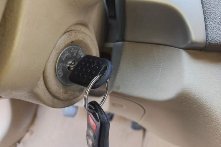 Used Nissan Sylphy 2012 Classic 1.6XE Manual Comfort Edition Vehicle Key