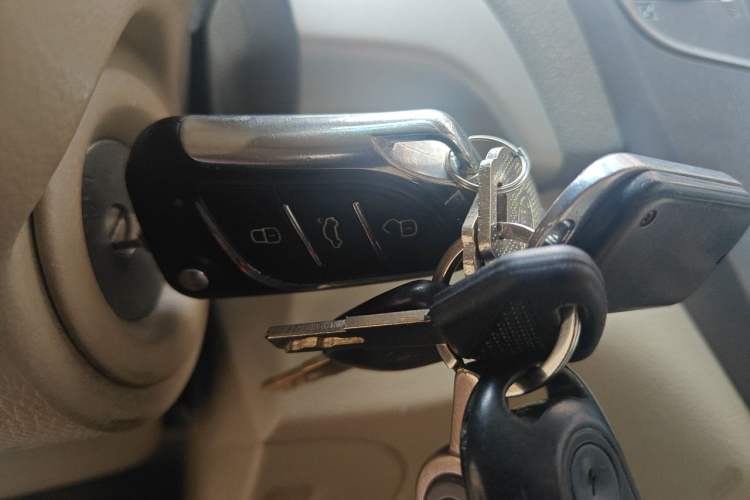 Used Nissan Sylphy 2012 Classic 1.6XE Automatic Comfort Edition Vehicle Key