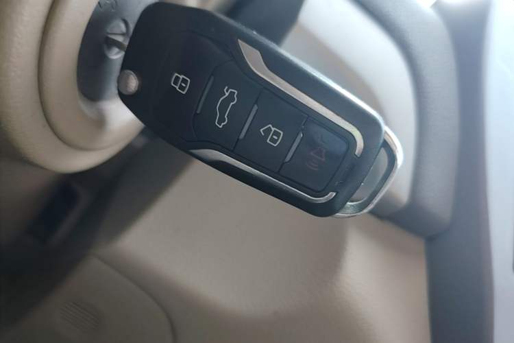 Used Nissan Sylphy 2012 Classic 1.6XE Automatic Comfort Edition Vehicle Key