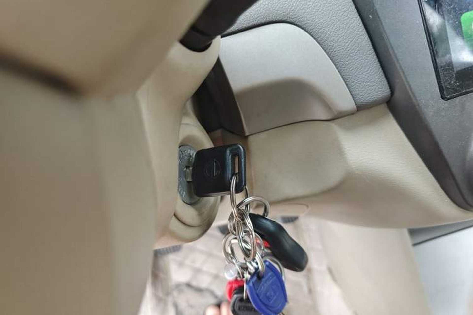 Used Nissan Sylphy 2012 Classic 1.6XE Manual Comfort Edition Vehicle Key