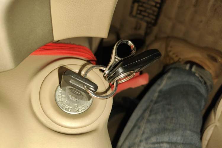 Used Nissan Sylphy 2012 Classic 1.6XE Manual Comfort Edition Vehicle Key