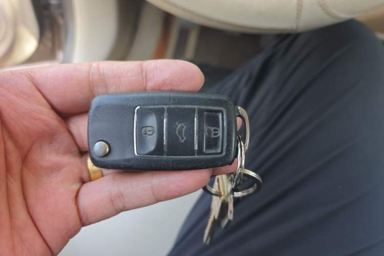 Used Nissan Sylphy 2012 Classic 1.6XE Manual Comfort Edition Vehicle Key