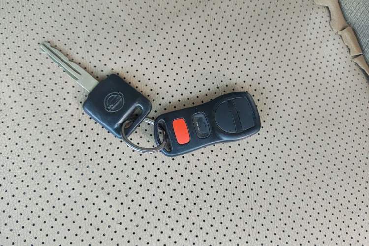 Used Nissan Sylphy 2012 Classic 1.6XE Manual Comfort Edition Vehicle Key