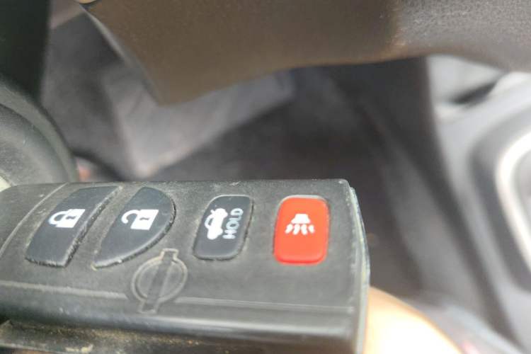 Used Nissan Sylphy 2012 Classic 1.6XE Automatic Comfort Edition Vehicle Key