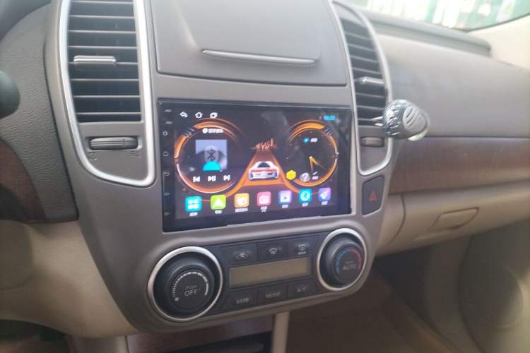 Used Nissan Sylphy 2012 Classic 1.6XE Automatic Comfort Edition Audio And AC Panel