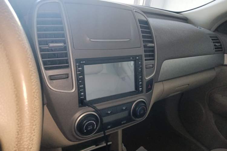Used Nissan Sylphy 2012 Classic 1.6XE Automatic Comfort Edition Audio And AC Panel