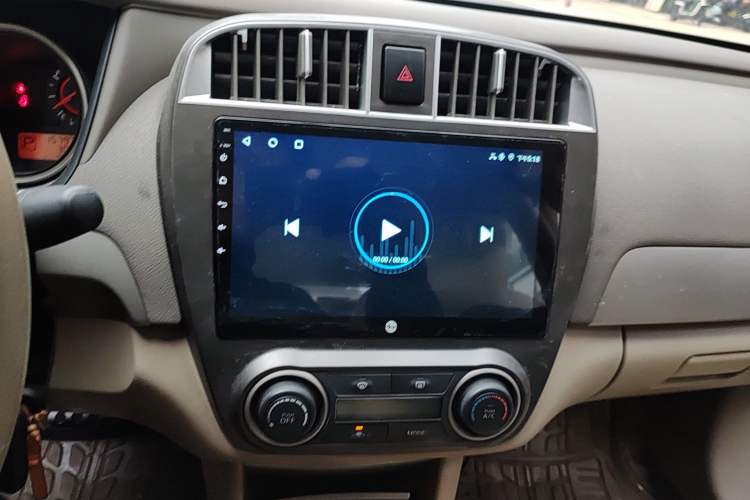 Used Nissan Sylphy 2012 Classic 1.6XE Automatic Comfort Edition Audio And AC Panel