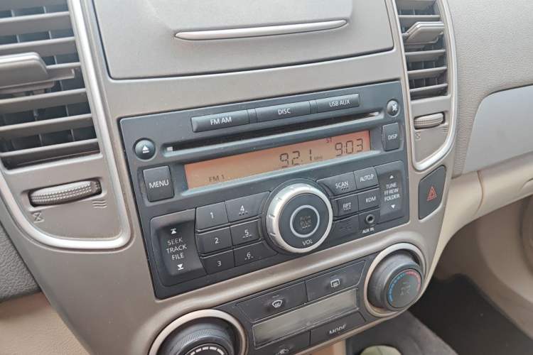 Used Nissan Sylphy 2012 Classic 1.6XE Manual Comfort Edition Audio And AC Panel