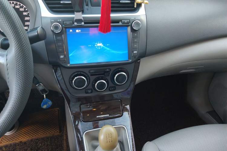 Used Nissan Sylphy 2012 1.6 XL Manual Luxury Edition Audio And AC Panel