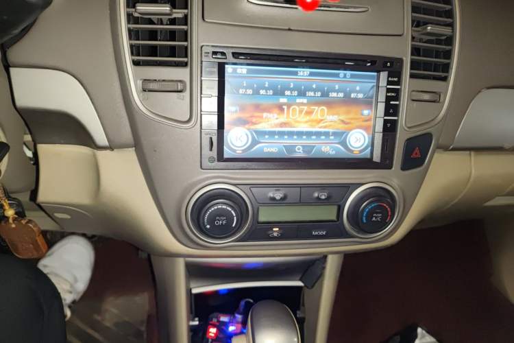 Used Nissan Sylphy 2012 Classic 1.6XE Automatic Comfort Edition Audio And AC Panel