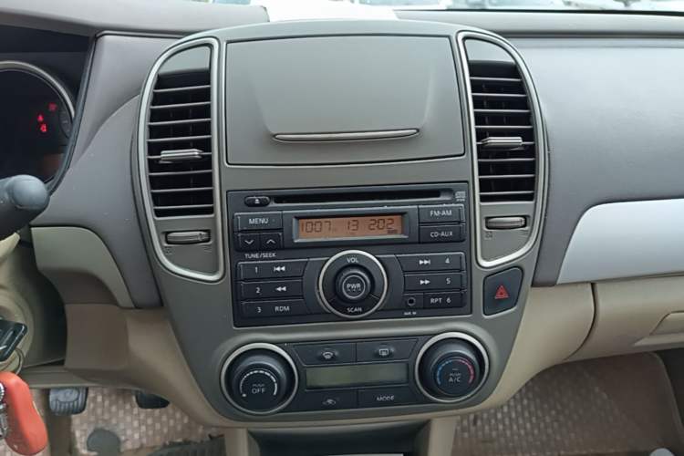 Used Nissan Sylphy 2012 Classic 1.6XE Manual Comfort Edition Audio And AC Panel