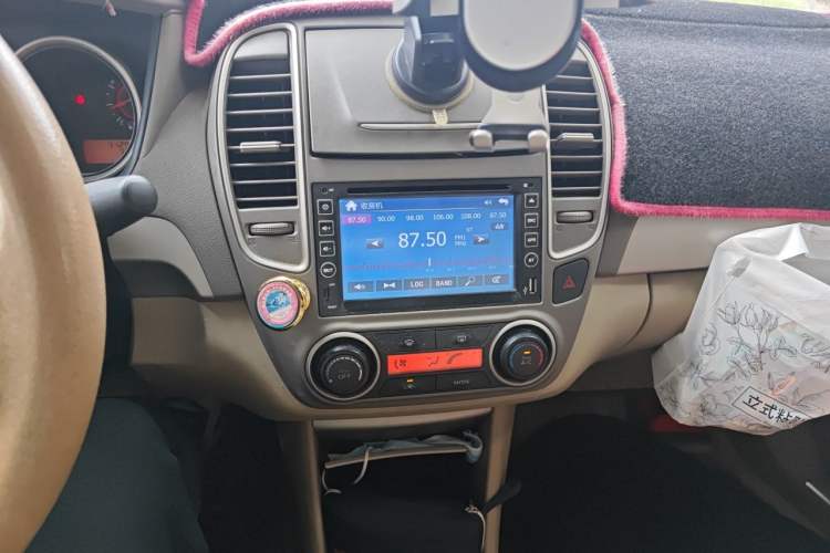 Used Nissan Sylphy 2012 Classic 1.6XL Manual Luxury Edition Audio And AC Panel