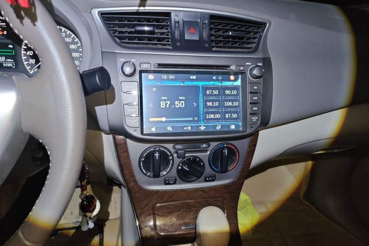 Used Nissan Sylphy 2012 1.6 XL CVT Luxury Edition Audio And AC Panel