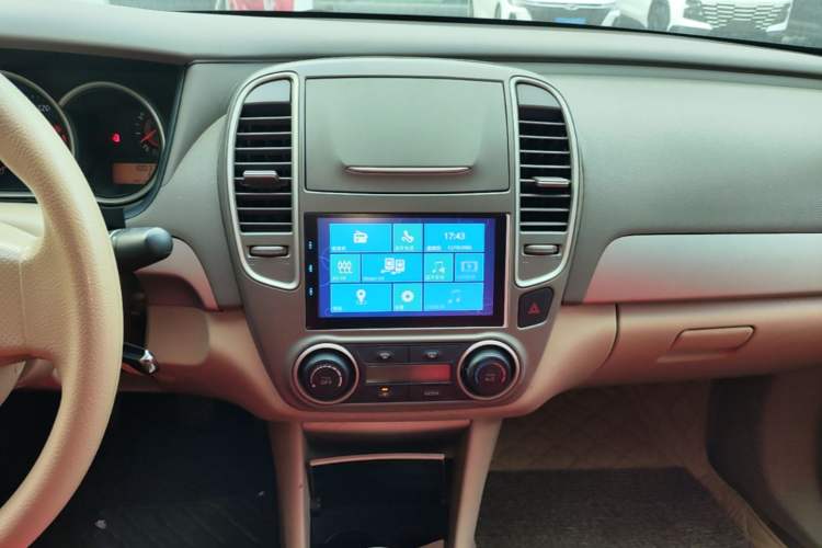 Used Nissan Sylphy 2012 Classic 1.6XE Manual Comfort Edition Audio And AC Panel