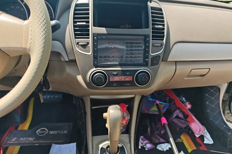 Used Nissan Sylphy 2012 Classic 1.6XE Automatic Comfort Edition Audio And AC Panel