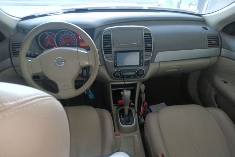 Used Nissan Sylphy 2012 Classic 1.6XE Automatic Comfort Edition Center Console