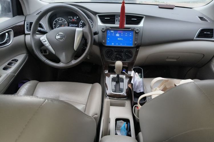 Used Nissan Sylphy 2012 1.6 XL CVT Luxury Edition Center Console