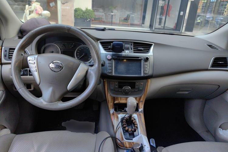 Used Nissan Sylphy 2012 1.8XL CVT Luxury Edition Center Console
