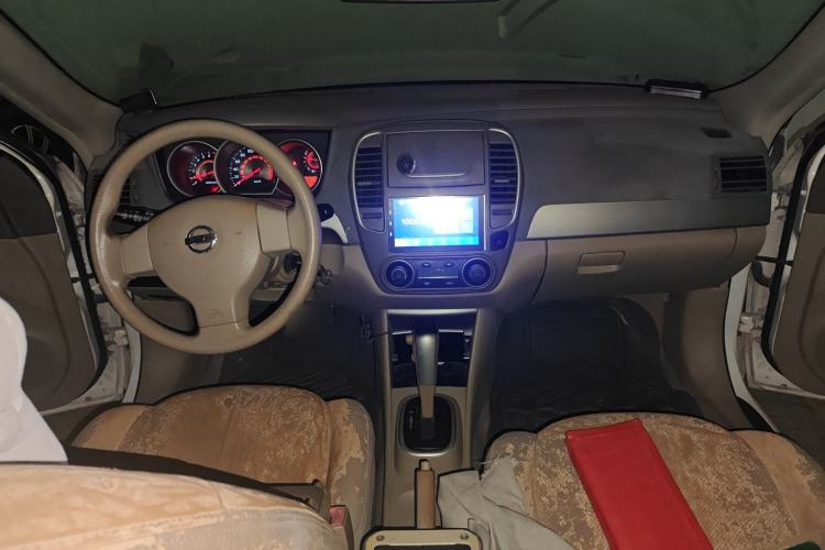 Used Nissan Sylphy 2012 Classic 1.6XE Automatic Comfort Edition Center Console