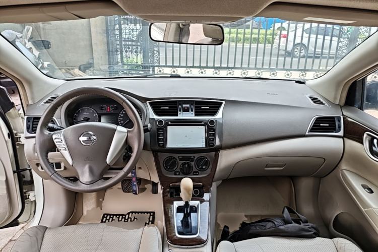 Used Nissan Sylphy 2012 1.6 XL CVT Luxury Edition Center Console