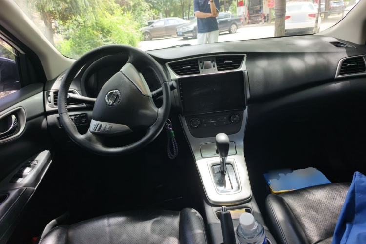 Used Nissan Sylphy 2012 1.6 XL CVT Luxury Edition Center Console