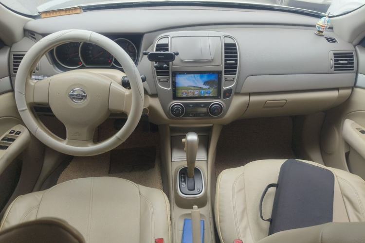 Used Nissan Sylphy 2012 Classic 1.6XE Automatic Comfort Edition Center Console