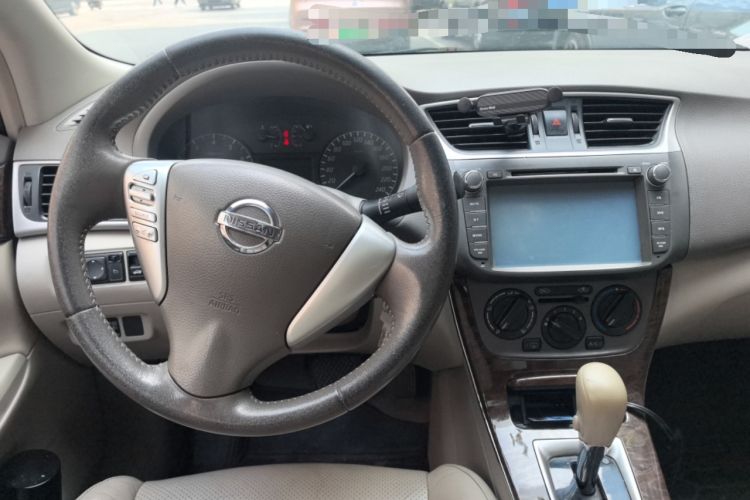 Used Nissan Sylphy 2012 1.6 XL CVT Luxury Edition Center Console