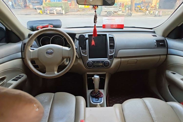 Used Nissan Sylphy 2012 Classic 1.6 XL Automatic Luxury Edition Center Console
