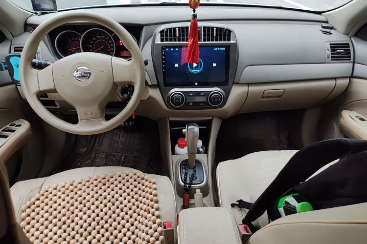 Used Nissan Sylphy 2012 Classic 1.6XE Automatic Comfort Edition Center Console