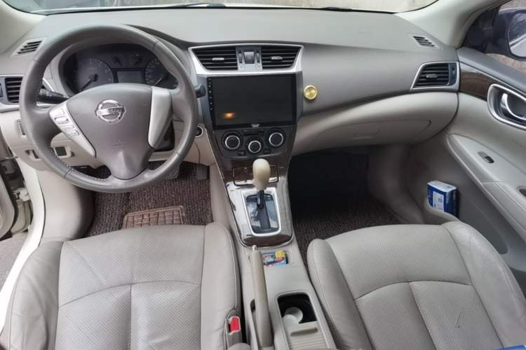Used Nissan Sylphy 2012 1.6 XL CVT Luxury Edition Center Console