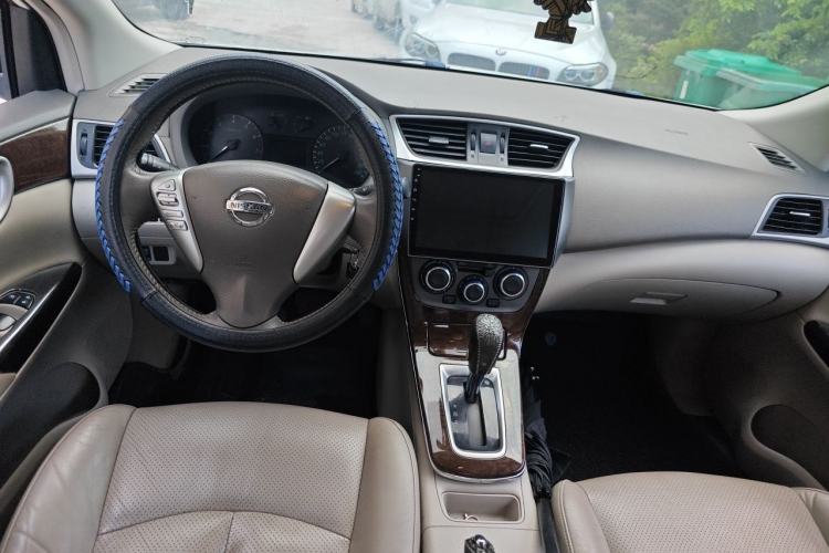 Used Nissan Sylphy 2012 1.6 XL CVT Luxury Edition Center Console