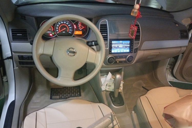 Used Nissan Sylphy 2012 Classic 1.6XE Automatic Comfort Edition Center Console